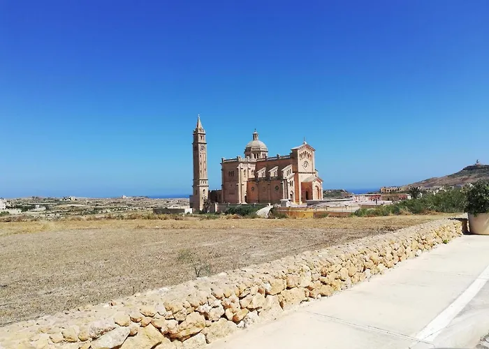 Fiftyfour West Boutique Living Couette-café