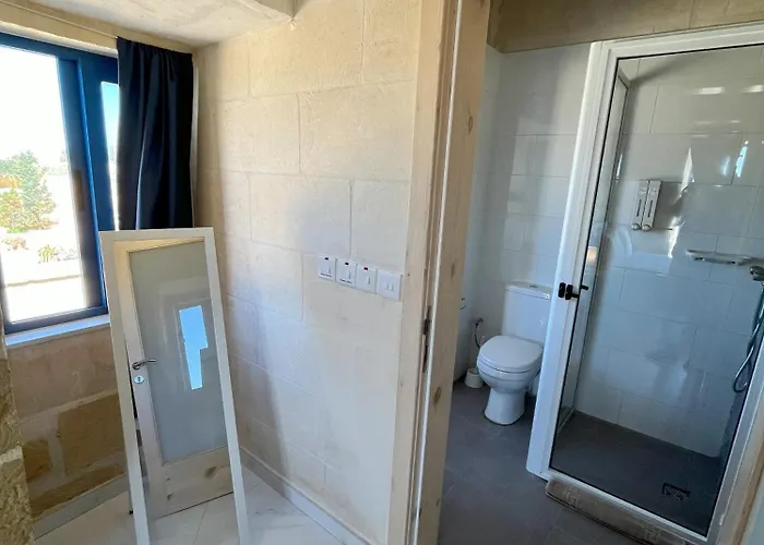 Fiftyfour West Boutique Living Couette-café