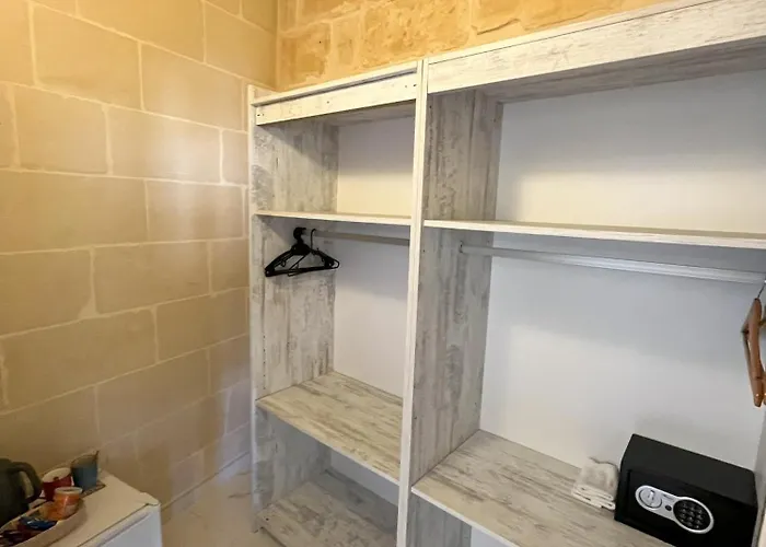 Fiftyfour West Boutique Living 4* Għarb