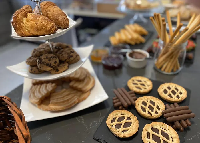 Fiftyfour West Boutique Living 4*