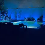 B&B Fiftyfour West Boutique Living 가르브