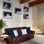 Fiftyfour West Boutique Living Bed & Breakfast 4*
