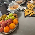 Fiftyfour West Boutique Living B&B 가르브
