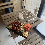 Fiftyfour West Boutique Living B&B 가르브