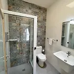 לינה וארוחת בוקר Fiftyfour West Boutique Living Għarb