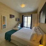 Fiftyfour West Boutique Living Bed & Breakfast