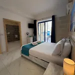 Fiftyfour West Boutique Living B&B