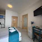 B&B Fiftyfour West Boutique Living 4*