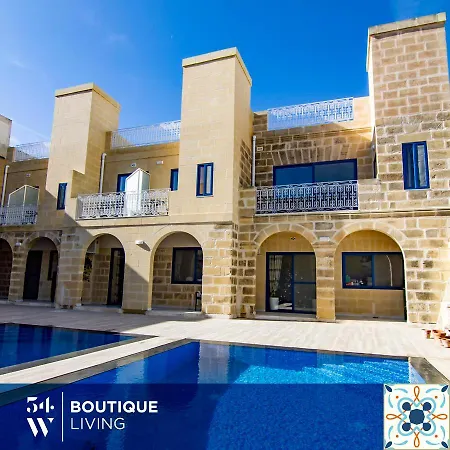 Fiftyfour West Boutique Living 4* Għarb