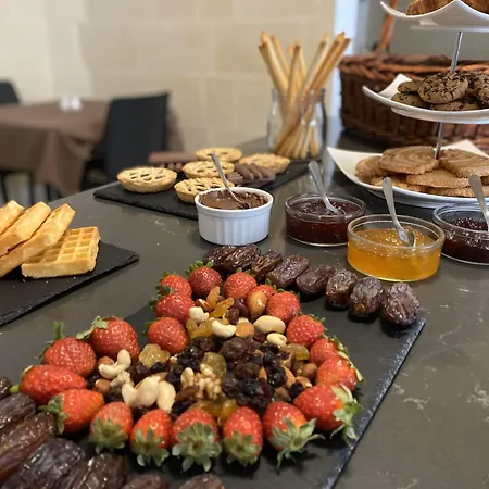 Fiftyfour West Boutique Living 住宿加早餐酒店 Għarb