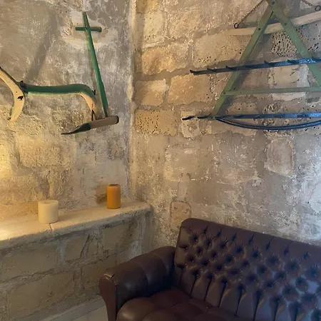 Fiftyfour West Boutique Living 4*