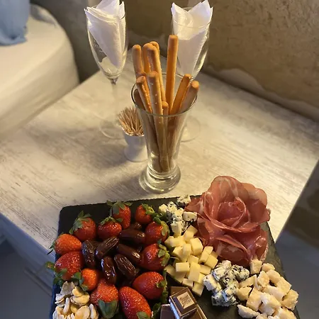 Panzió Fiftyfour West Boutique Living Għarb