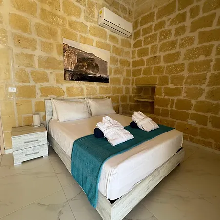 Fiftyfour West Boutique Living Bed and Breakfast Għarb