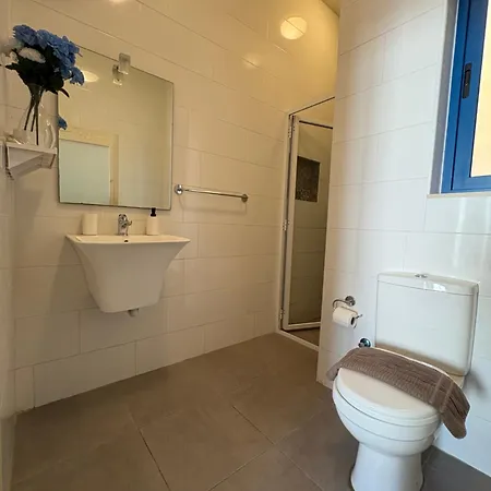 Fiftyfour West Boutique Living Oda ve Kahvaltı 4*