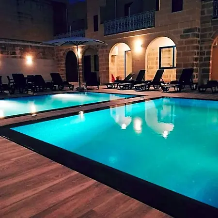 Fiftyfour West Boutique Living 4*