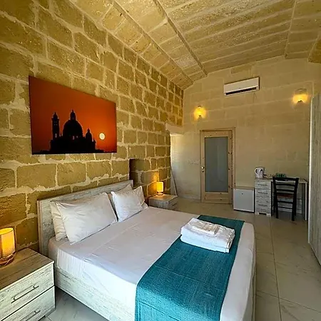 Fiftyfour West Boutique Living 4*