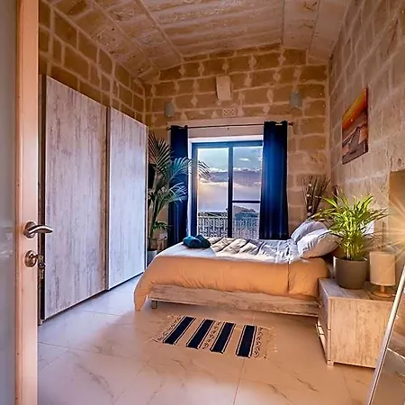 Fiftyfour West Boutique Living 4*