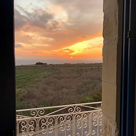 Fiftyfour West Boutique Living 4*