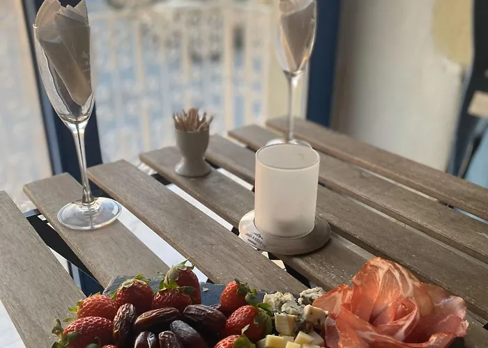 Fiftyfour West Boutique Living Bed & Breakfast 4*