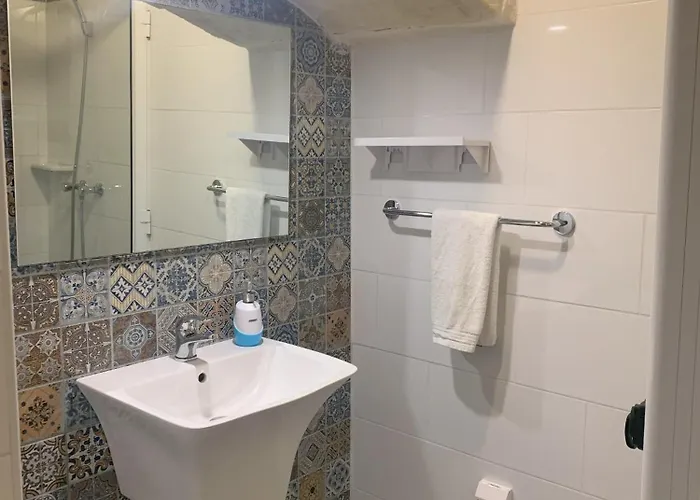 Bed and breakfast Fiftyfour West Boutique Living Għarb