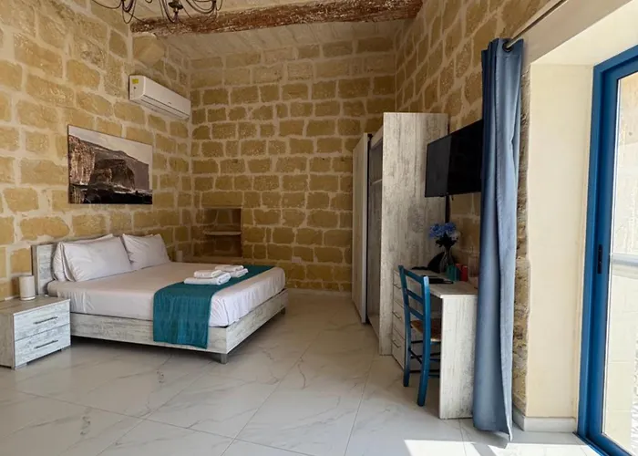 Fiftyfour West Boutique Living 4* Għarb