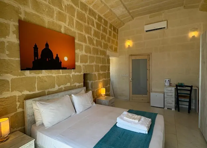 Fiftyfour West Boutique Living B&B Għarb