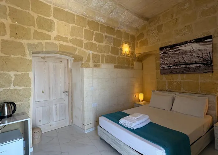 Bed and breakfast Fiftyfour West Boutique Living Għarb
