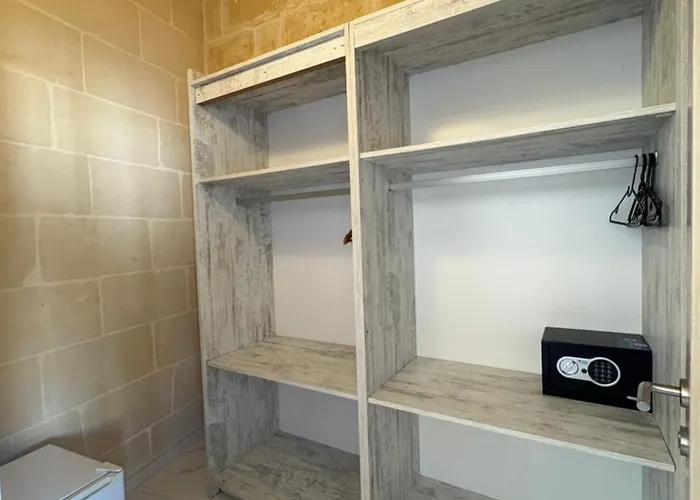 Fiftyfour West Boutique Living B&B 4*